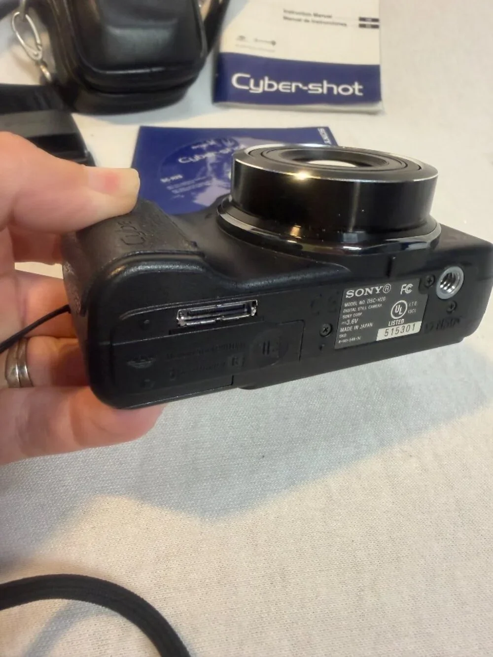 Sony Cyber-shot DSC-H20 Digital Camera Black 10.1MP 10x Zoom Bundle Case Memory